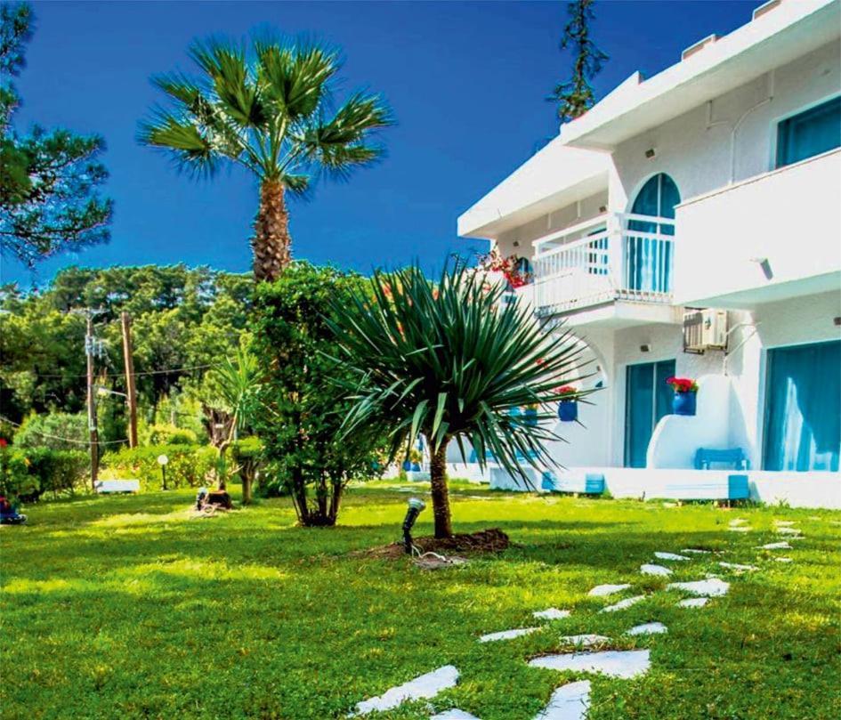 Pine Trees Art Hotel อิกเซีย ภายนอก รูปภาพ